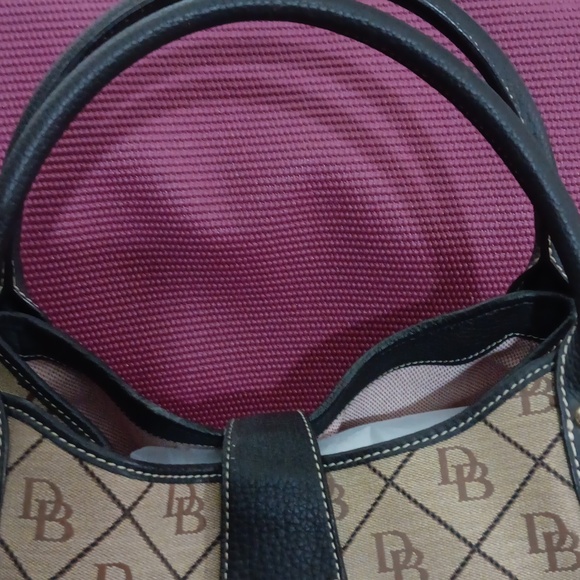 Dooney Bourke - Picture 3 of 15